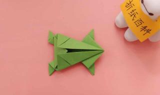 用三角形的纸怎么叠青蛙